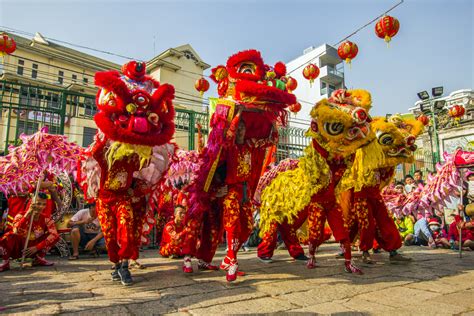 lion dance origin: Exploring the Festive Roots and Cultural Synergy Beyond Traditional Boundaries